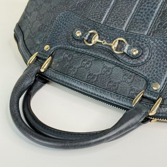 Gucci GG Logo Printed Black Leather Shoulder Bag with Classic Design - Picture 7 of 10